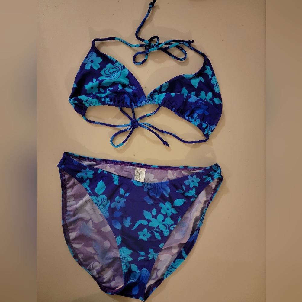 5/$15 Blue floral bikini size 18